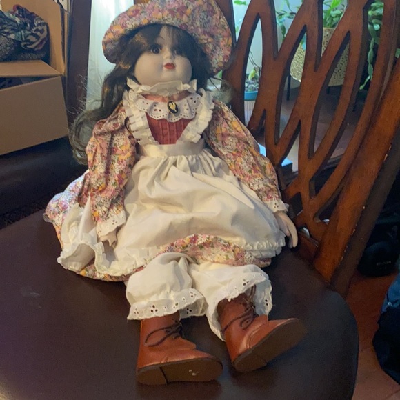 Doll - Picture 6 of 7